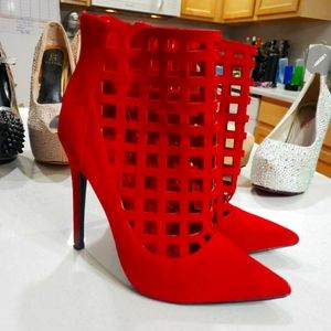 Cage heels